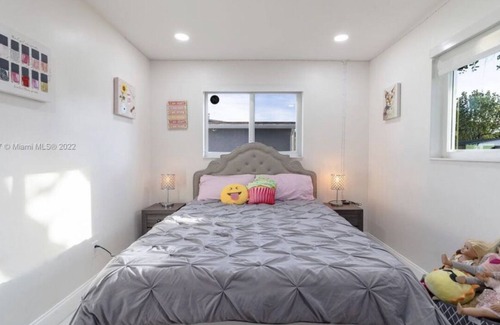 Boulevard Heights House | Luxury House 5min to the HardRock Casino!! W/ Sauna & Jacuzzi