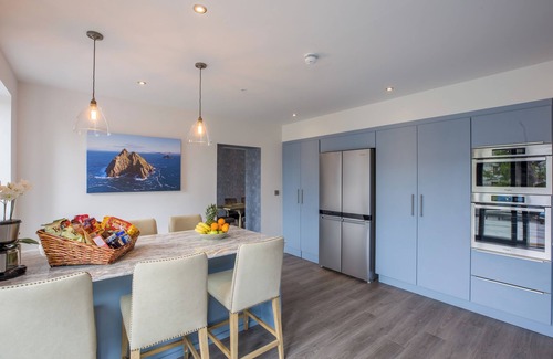 Killarney House | Luxury House approx 750m Killarney Town Centre (accommodates 23)n