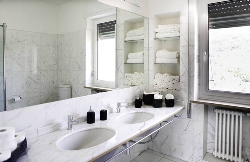 Carrara House | Luxury house in the center of Carrara overlooking the Marble and Sea Caves