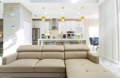 Highgate Park House | LUXURY HOUSE NEAR DISNEY PARKS