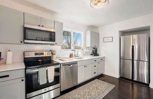 Lamar Heights Area House | Luxury in Lamar Heights - 15 Min From Downtown