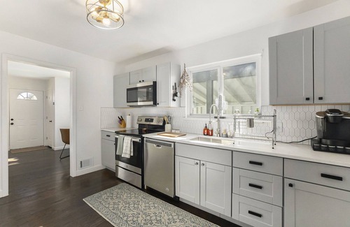 Lamar Heights Area House | Luxury in Lamar Heights - 15 Min From Downtown