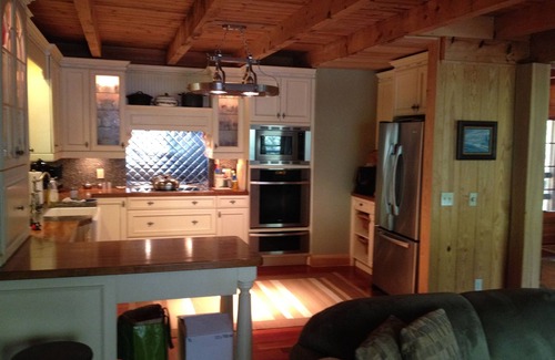 Byrdstown Cabin | Luxury In Nature, Log Cabin In One Of A Kind Location.