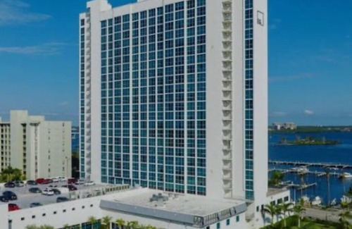 Fort Myers River District Apartment | Luxury in the sky