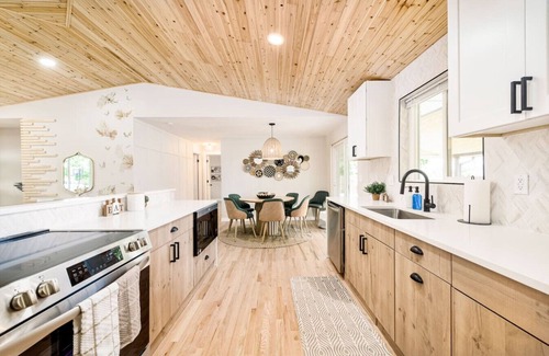 Littleton House | Luxury Jungle Haven Near DT Littleton & Denver