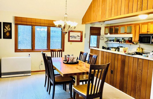 Waterville Valley Apartment | Luxury King Beds, Queen, Office, Walk2Town