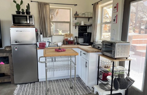 Prescott Apartment | Luxury King, Incredible 360 Views, AC, Balcony, Dogs, 3 miles town trails, lakes