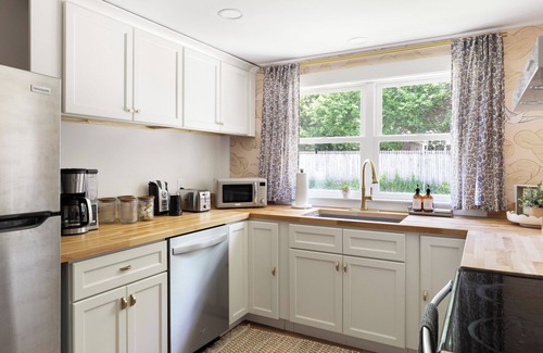 Clayton House | Luxury King Suite, 125-yr old historic home, 2 blocks from Main St.