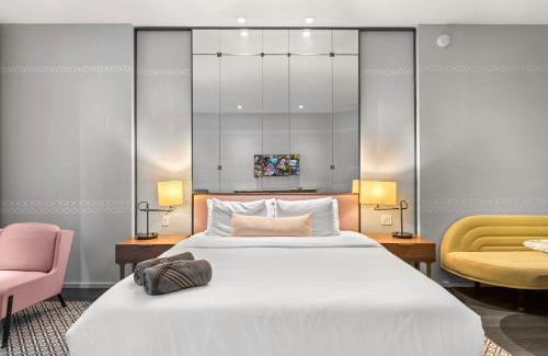Brickell Apartment | Luxury King Suite W City view at SLS Brickell