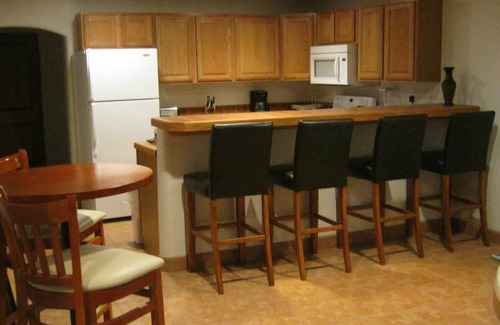 Taos House | LUXURY KIVA TOWN HOME SUITEn6 Minutes from Taos in the beautiful Taos Canyon.