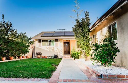 Lake Balboa House | Luxury Lake Balboa House with a Large Heated Pool