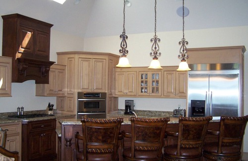 Six Mile House | Luxury Lake Front Home featuring beautiful Mountain and Lake veiws