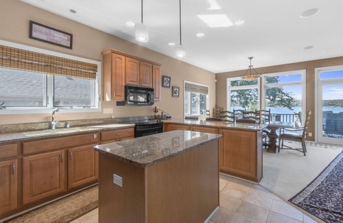 Delavan Lake House | Luxury Lake House on Delavan, flat frontage on the lake, large pier, sleeps 20
