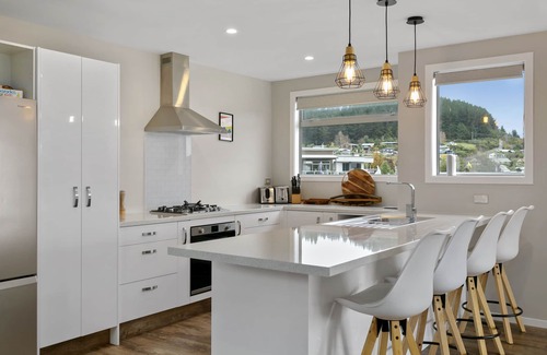 Motuoapa House | Luxury lake house, perfect for a family getaway