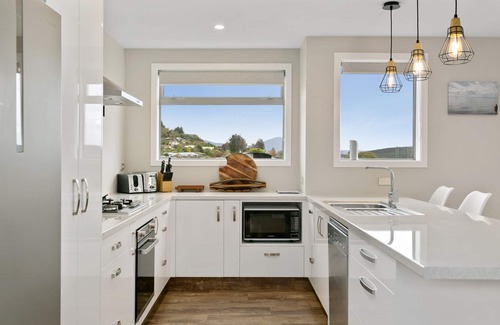Motuoapa House | Luxury lake house, perfect for a family getaway