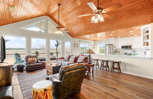 Highland Lake Estates House | Luxury Lake Life - Boat Dock, Outdoor Kitchen, Basketball Court, Game Room & Bar