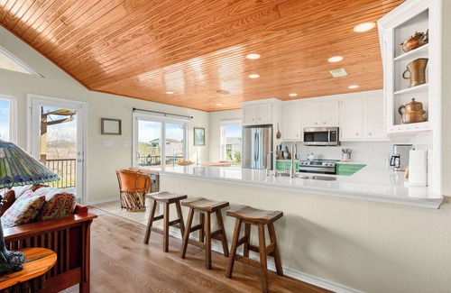 Highland Lake Estates House | Luxury Lake Life - Boat Dock, Outdoor Kitchen, Basketball Court, Game Room & Bar