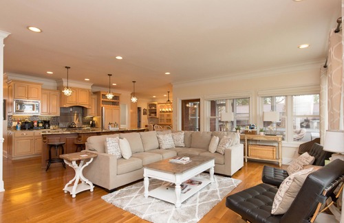 Mount Juliet House | Luxury Lake Living Close to the City! w/optional pontoon boat with a slide!
