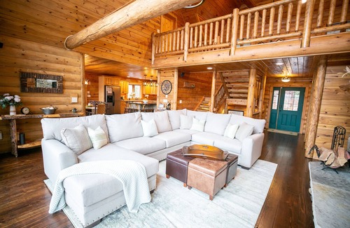 Topton House | Luxury Lakefront Cabin