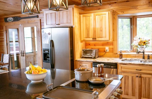 Topton House | Luxury Lakefront Cabin