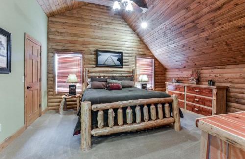 Lampe Ski Chalet | Luxury Lakefront Chalet Resort 2 Pools FREE Amenities Dock MiniGolf Waterslide