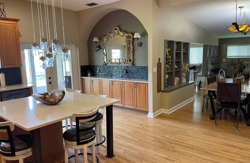 Edgewood House | Luxury Lakefront Home with lots of Amenities.