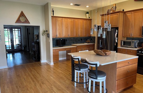 Edgewood House | Luxury Lakefront Home with lots of Amenities.