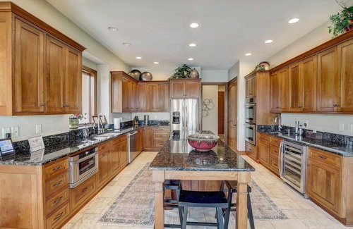 Wautoma House | Luxury Lakefront! Hot Tub & Arcades! Sleep 24!