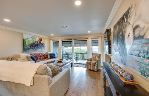 Lake Hamilton Apartment | Luxury Lakefront Hot Springs Condo with Pools!
