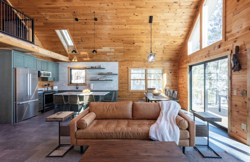 Northwoods Beach Cabin | Luxury Lakefront Northwoods Home on LCO - 20min from Hayward