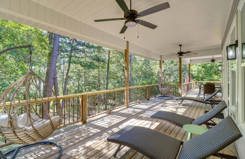 Edgemont House | Luxury Lakefront Retreat with Deck and Patio!