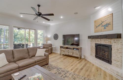 Edgemont House | Luxury Lakefront Retreat with Deck and Patio!