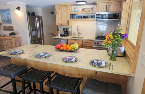 Estes Park House | Luxury Lakefront Retreat on Lake Estes