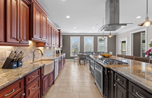 Denver House | Luxury Lakefront Stay | Private Dock, Kayaks & Indoor/Outdoor Pool | The Retreat