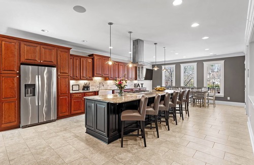 Denver House | Luxury Lakefront Stay | Private Dock, Kayaks & Indoor/Outdoor Pool | The Retreat