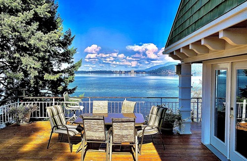 Coeur d'Alene House | +Luxury Lakefront for 12+ Private Beach & Dock, Huge GameRoom & Indoor Koi Pond!