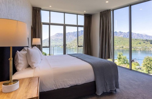 Queenstown House | Luxury Lakeside Home - Remarkable View