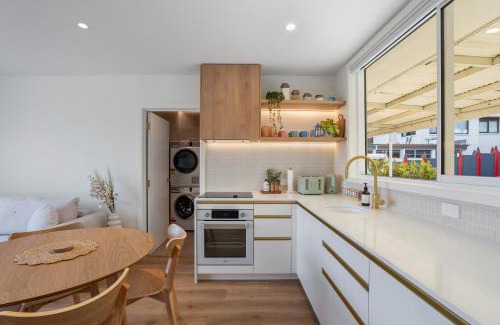Frankton House | Luxury Lakeside Landing