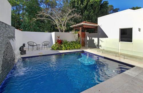 Mount Coolum Villa | Luxury Lakeside Villa