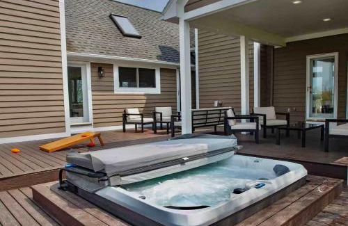 Canandaigua House | Luxury Lakeview Retreat Hot Tub Gym & Theatre