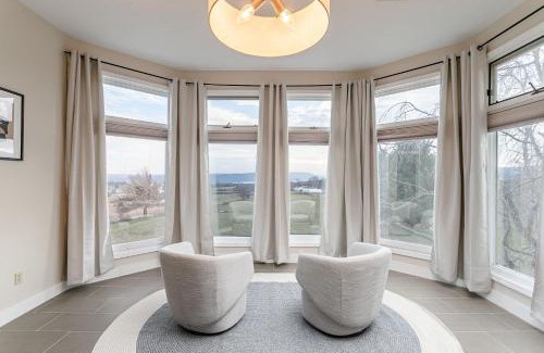 Canandaigua House | Luxury Lakeview Retreat Hot Tub Gym & Theatre