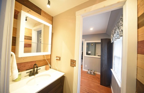 Lancaster Apartment | Luxury Lancaster Apartment