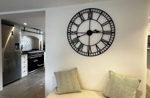 Whitnash House | Luxury Leamington Spa House With 3 Bedrooms