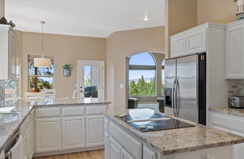 Mica House | Luxury Liberty Lake retreat on 11 forested acres!