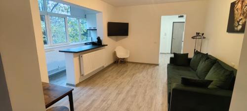 Bacau Apartment | Luxury Lion Crib