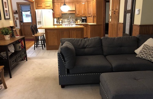 Lemont House | Luxury listing close to stadium and downtown