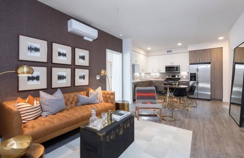 Menlo Park Condo | Luxury Living at Elan Menlo: 2BR Condo with Outdoor Pool, Fire Pit, and BBQ Grills