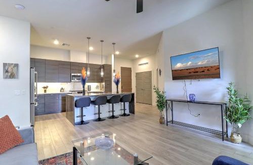 North Scottsdale Apartment | Luxury Living, Family-Friendly Comfort 4020