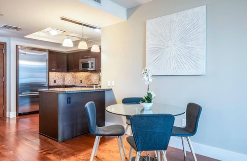 Waikiki Condo | Luxury Living in Allure Waikiki with Free Parking