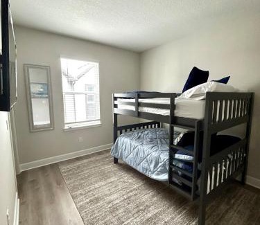 Almont Apartment | Luxury Living Midtown